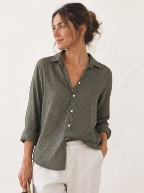 Frank & Eileen Green Star Print 100% Cotton V Neck Button-Up Frank Shirt Small